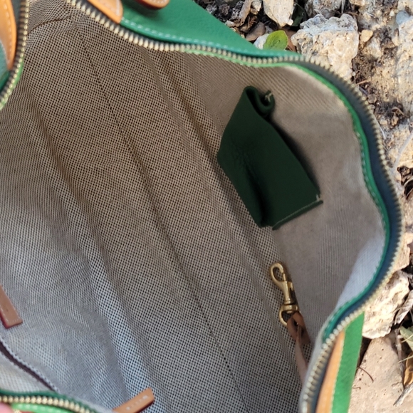 ‼️SOLD‼️ Vintage Dooney & Bourke AWL2 Grass Green Slouch Bag - Picture 9 of 12